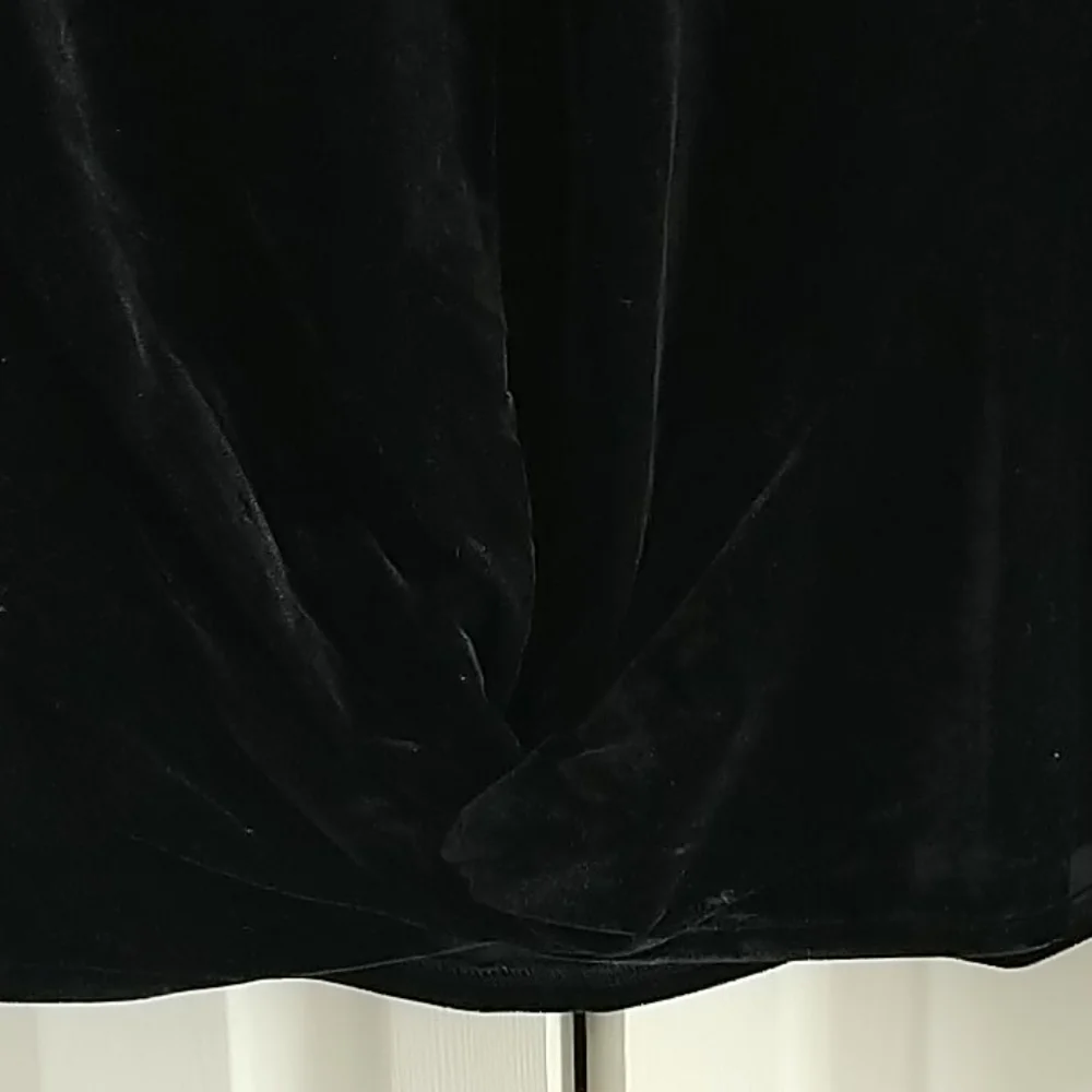Ellen Tracy black velvet Pullover, Sz M. - Picture 3 of 10